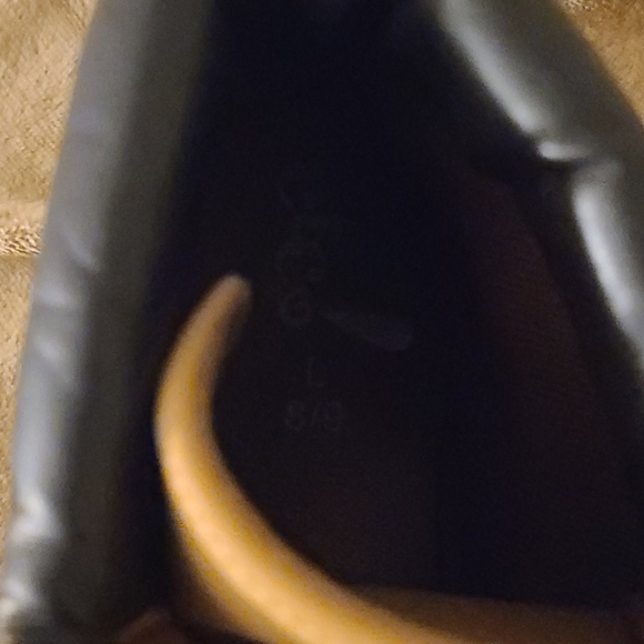 Boots - Picture 4 of 5